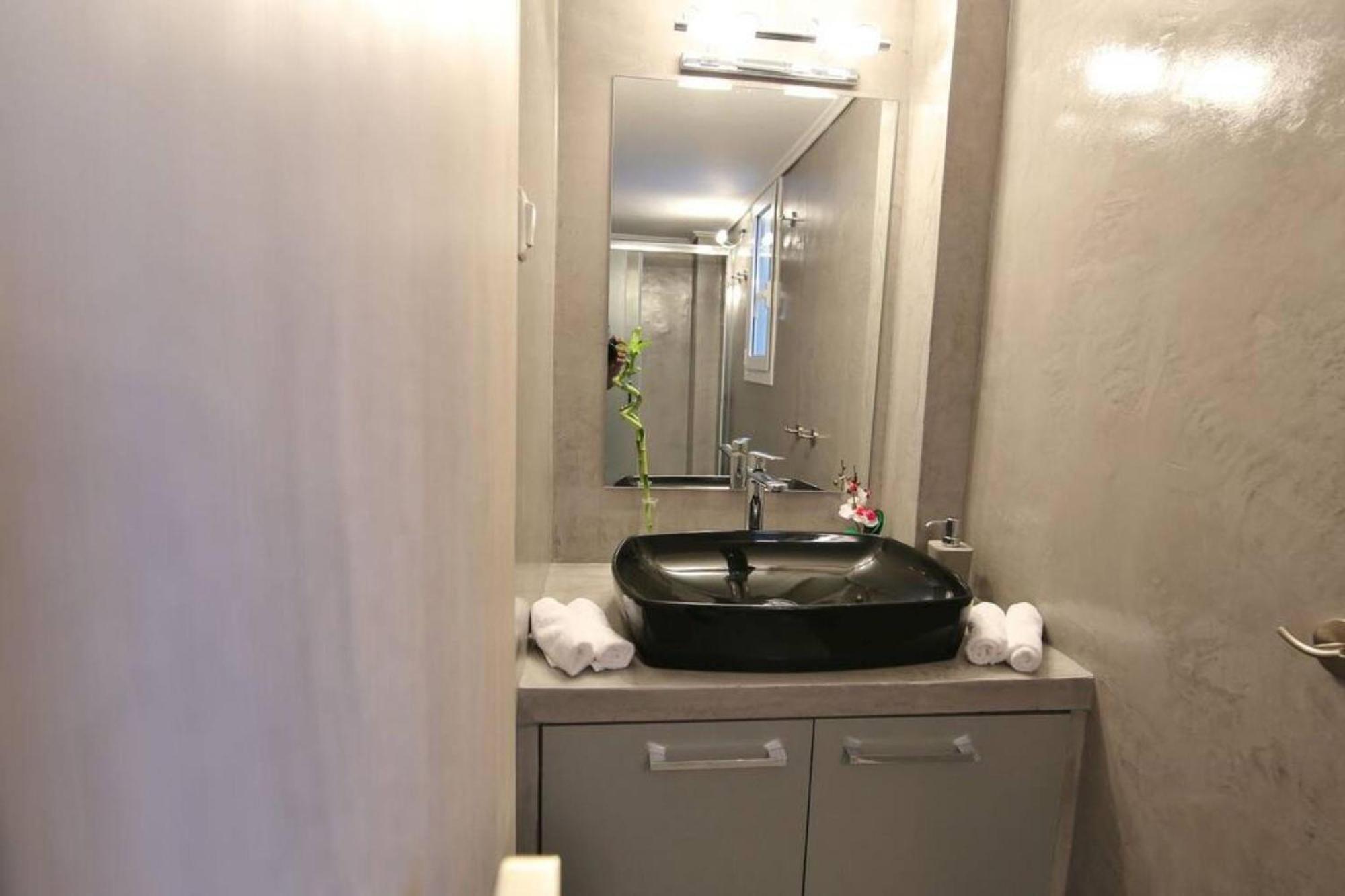 Penthouse Lux Flat With 2 Bd Next To Larissis Atenas Exterior foto