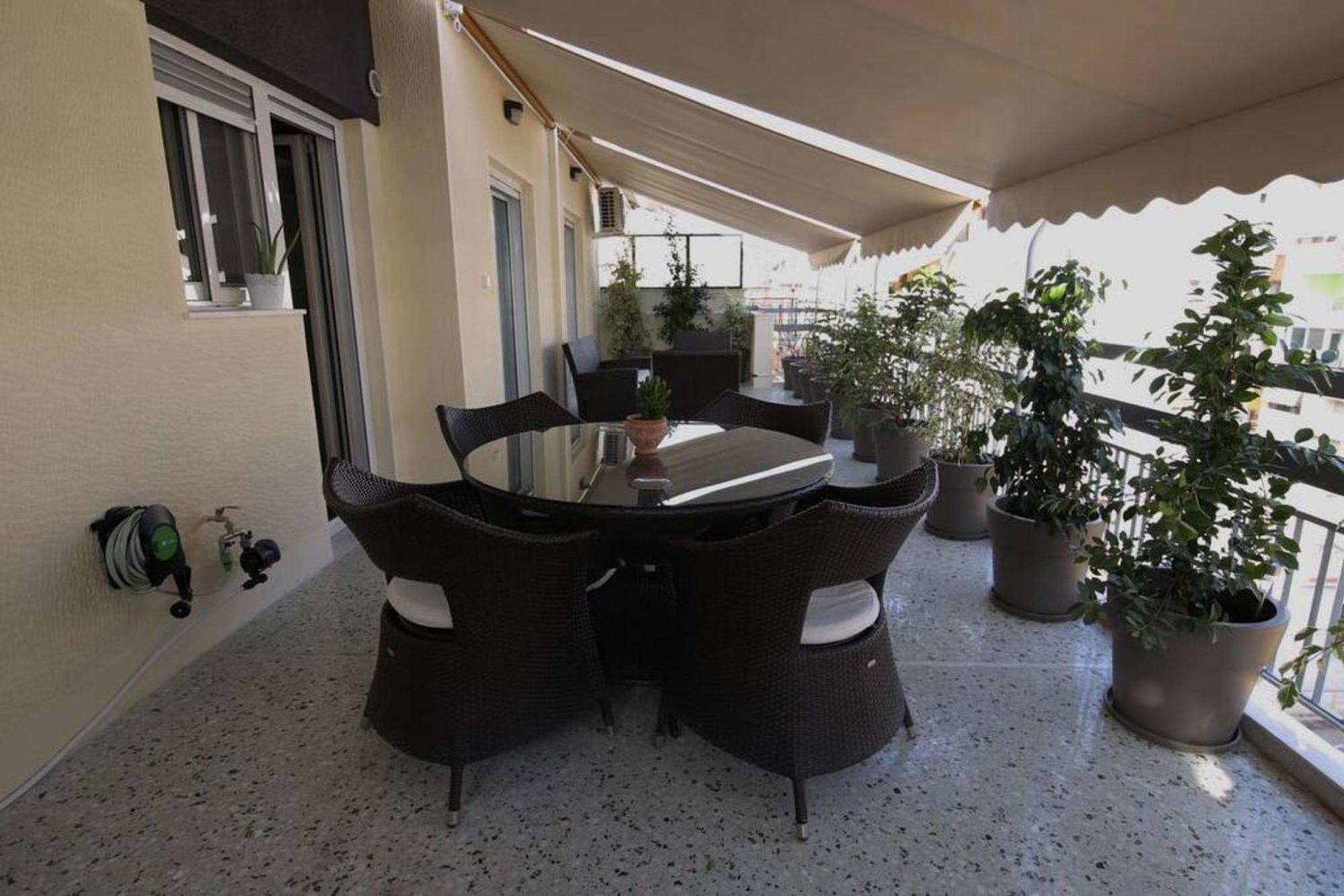 Penthouse Lux Flat With 2 Bd Next To Larissis Atenas Exterior foto